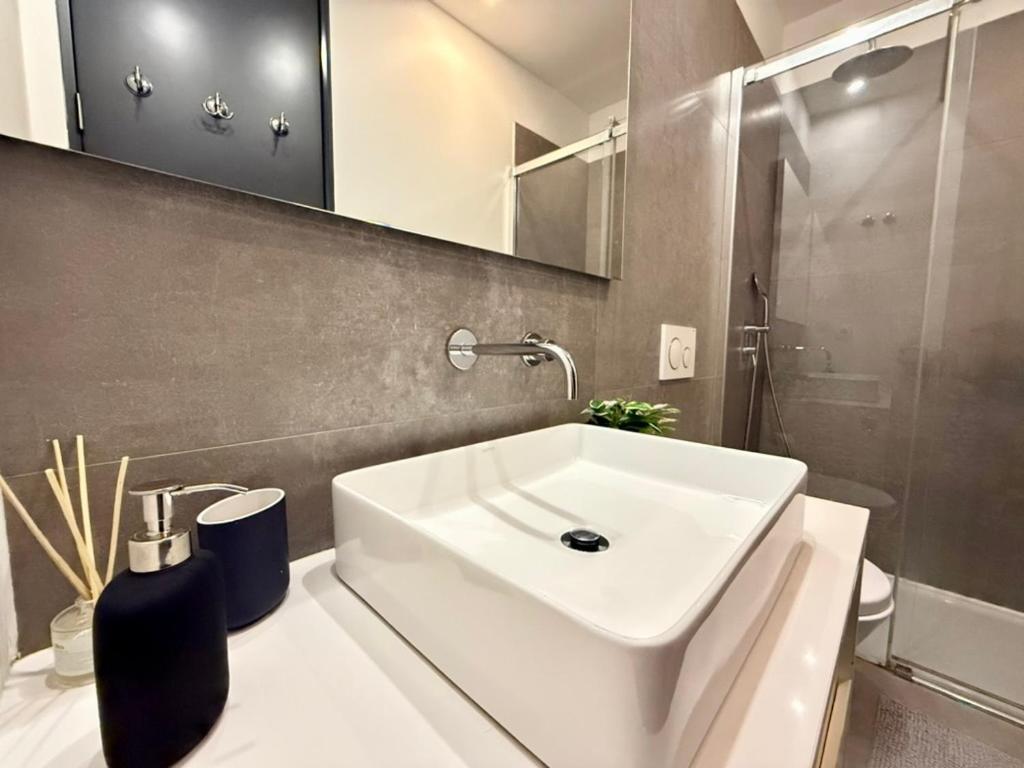 Apartment Em *